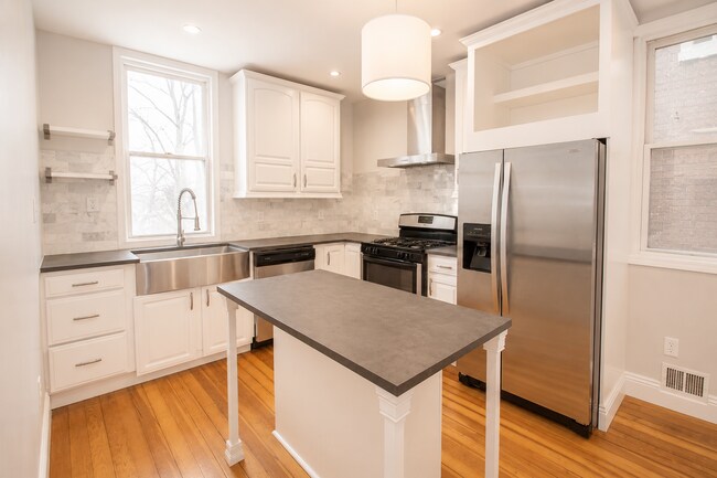Foto del edificio - 1723 Realty Ave