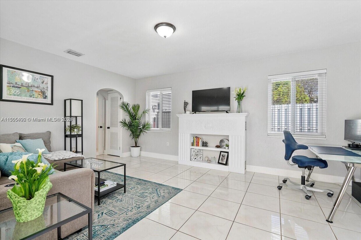 Primary Photo - 2225 SW 57th Ct