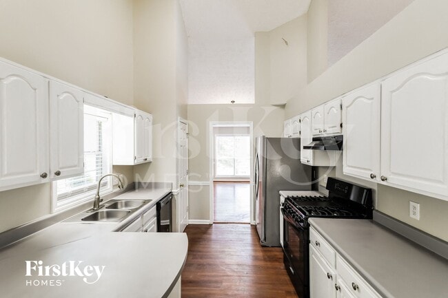 Building Photo - 1045 Eagle Pointe Dr NW