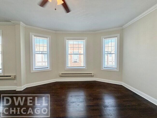 Foto del edificio - 924 Green Bay Rd