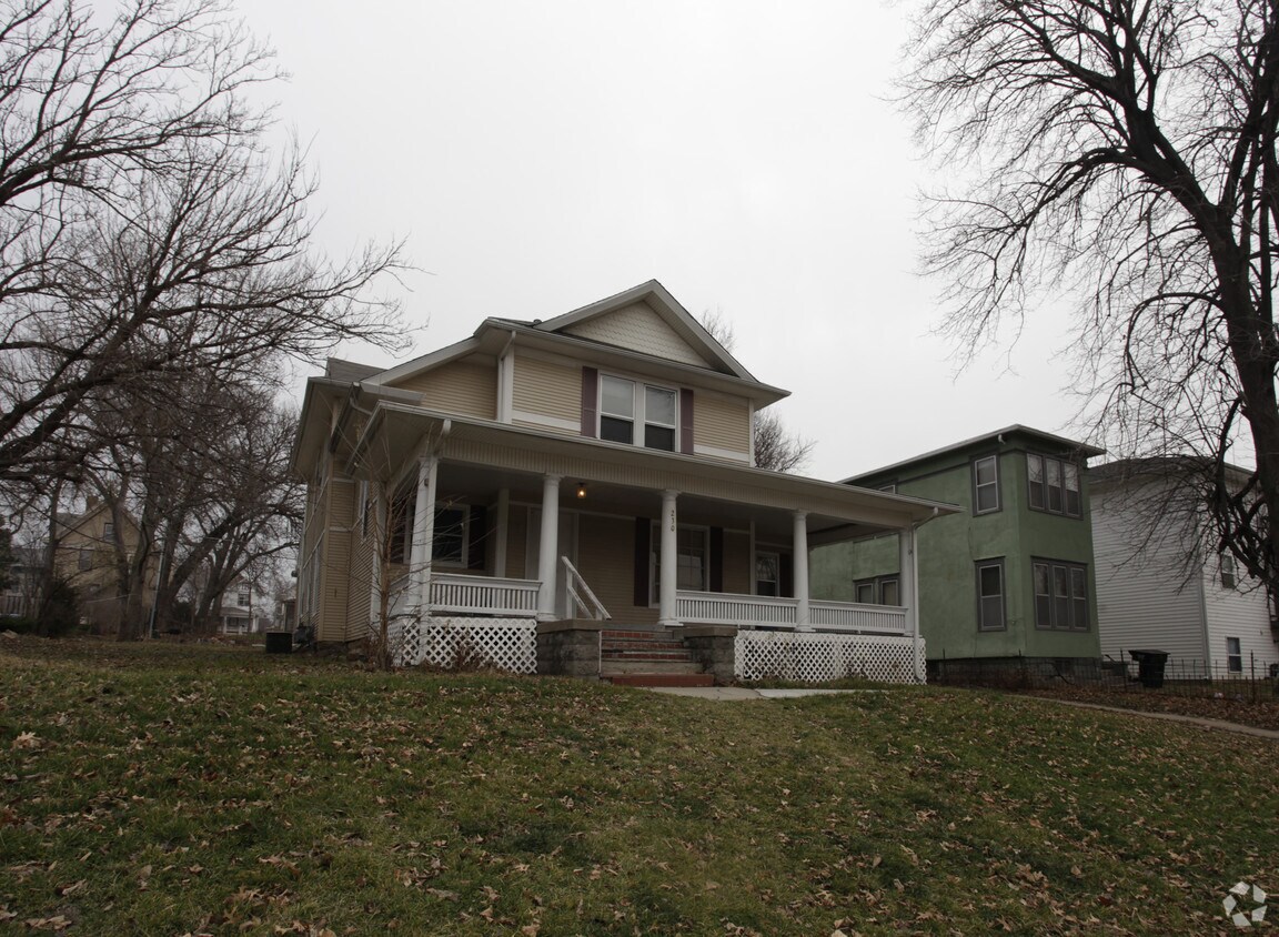 Building Photo - 230 S 26th St