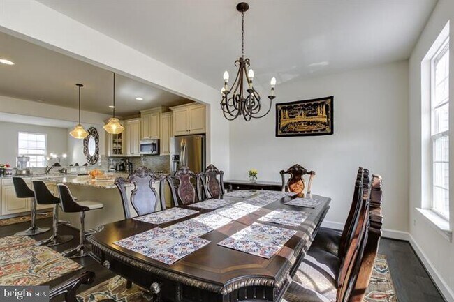 Building Photo - 8540 Fortrose Dr
