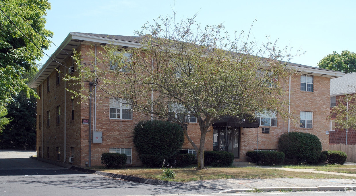 Building Photo - 56 Pond St