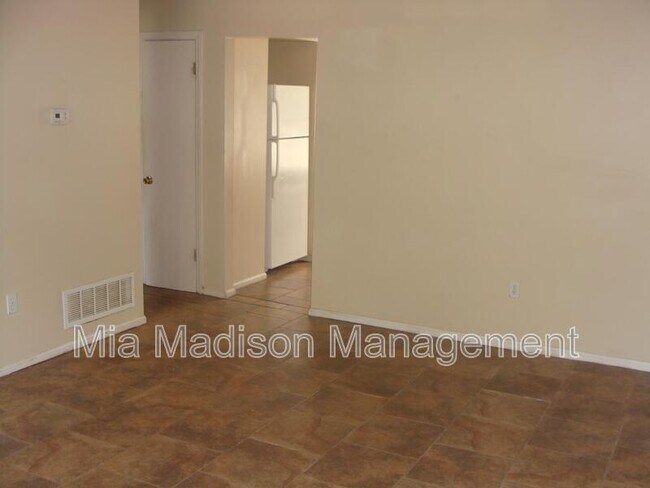 Foto del edificio - 1 Oak Forest Ln