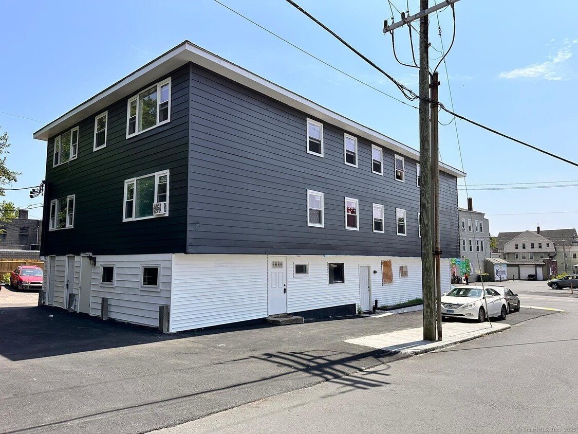 Primary Photo - 1295 E Main St