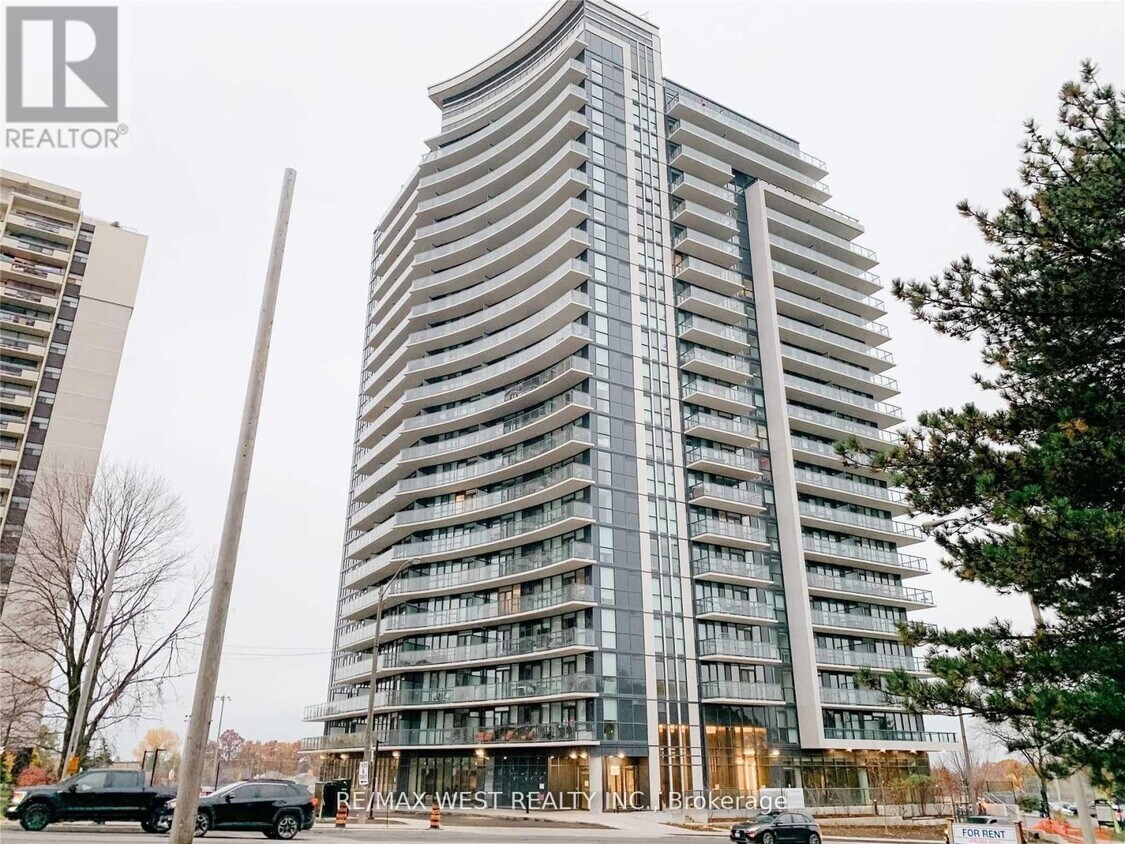 Primary Photo - 1461-1461 Lawrence Ave W