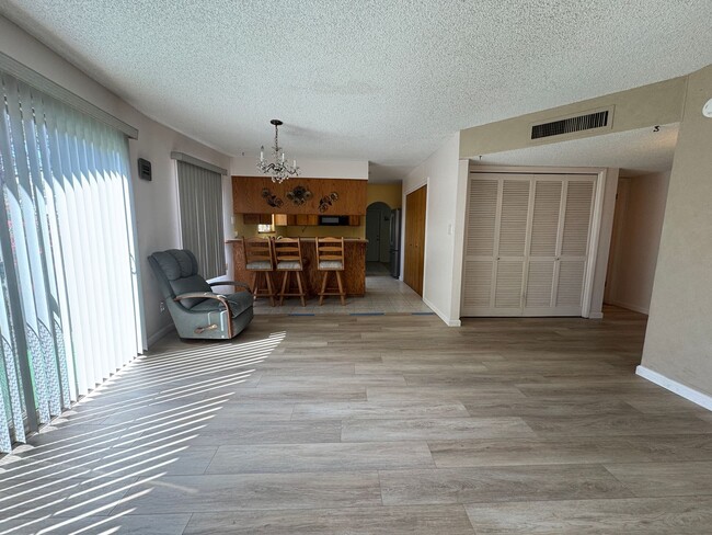Building Photo - 2BR 3BA PLAYA DEL RIO Near Rotary Park/Boa...