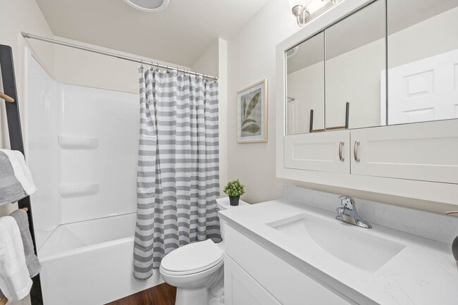 Full Bath - Parkview Estates