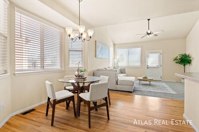 Foto del edificio - 11060 River Oaks Ln