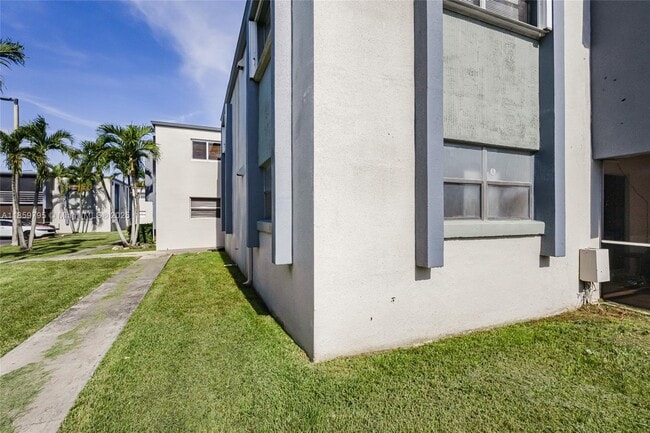 Building Photo - 8764 SW 12th St