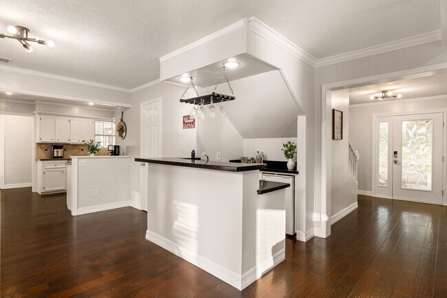 Building Photo - 522 River Plantation Dr