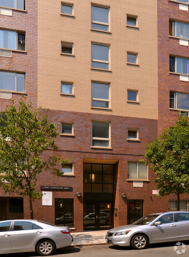 Foto del edificio - Creston Avenue Apartments