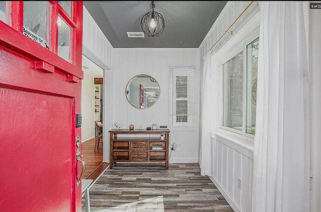Building Photo - 3515 Ernest St
