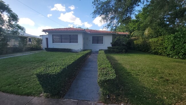 Building Photo - 53 Alcantarra Ave
