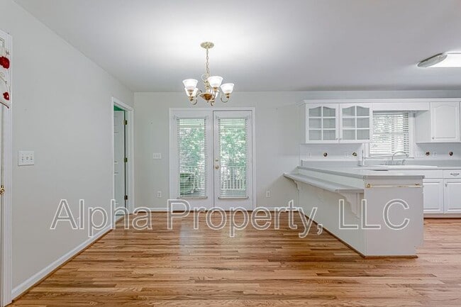 Building Photo - 300 Indian Trail