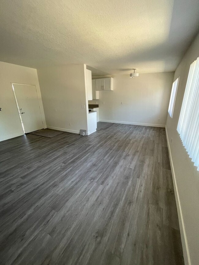 Interior Photo - 6545 Hazeltine Ave. Van Nuys, CA.