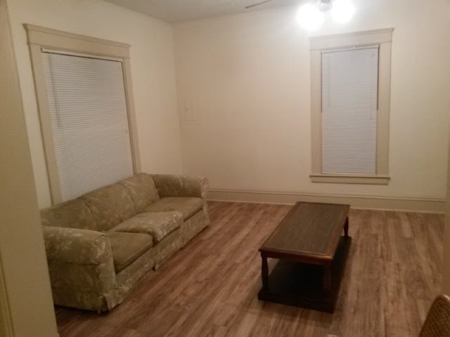 Foto del edificio - 653 Baldwin St