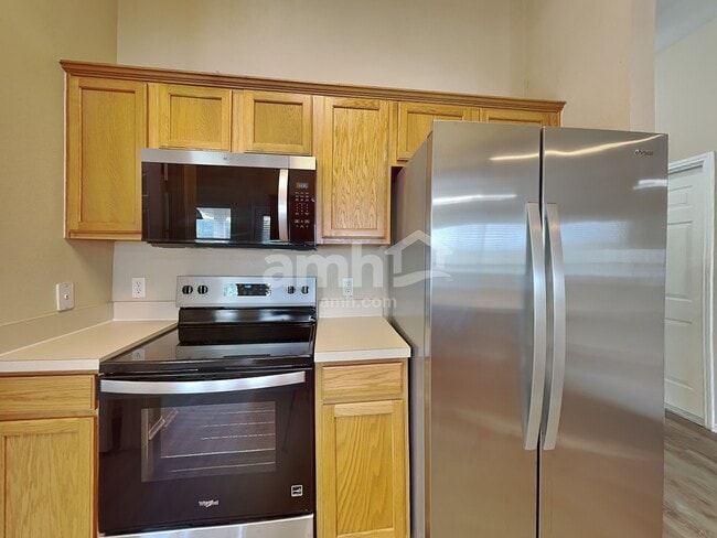 Building Photo - 210 Hilltop Dr