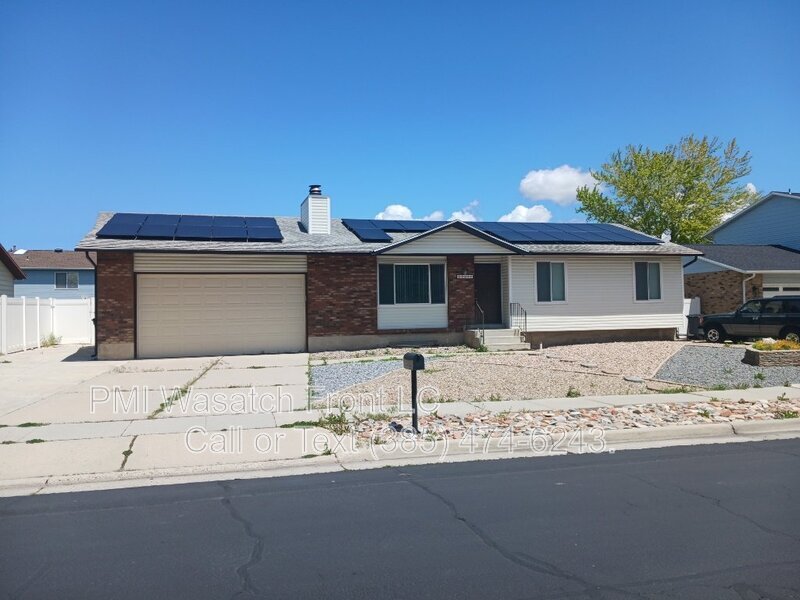 Foto principal - 3964 Kilt St
