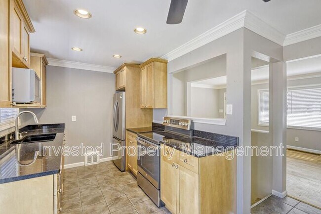 Foto del edificio - 1365 S Grape St