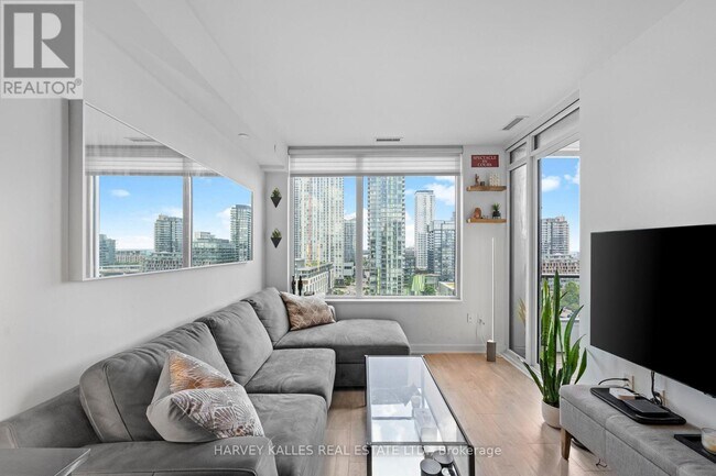 Photo du bâtiment - 576 Front St W