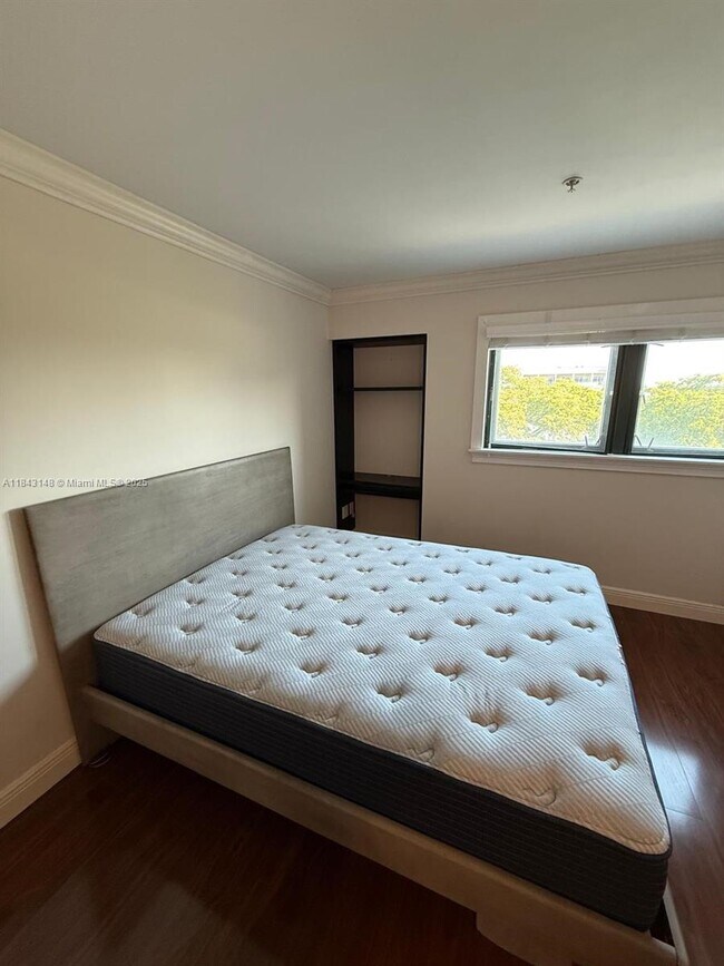 Foto del edificio - 5715 SW 72nd St