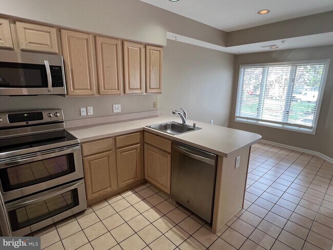 Building Photo - 1408 Oyster Cove Dr