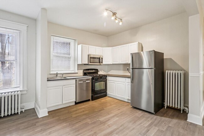 Foto del edificio - 150 Seaton Pl NW