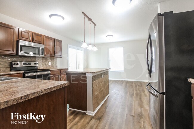 Foto del edificio - 8419 Burket Way