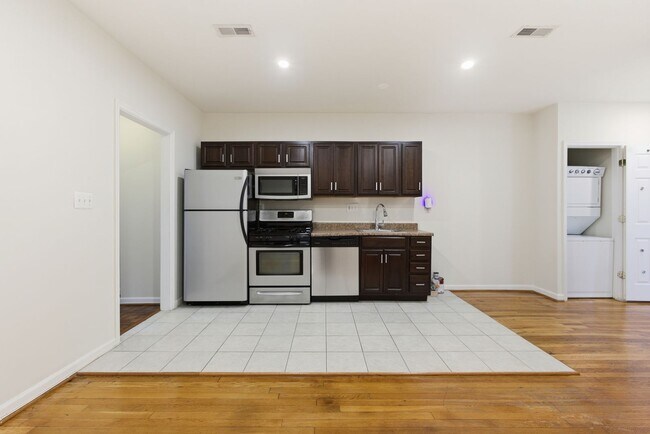 Foto del edificio - Charming 1 BR+Den/1 BA Apartment in Trinidad!