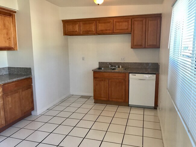 Foto del edificio - 1043 N Lilac Ave