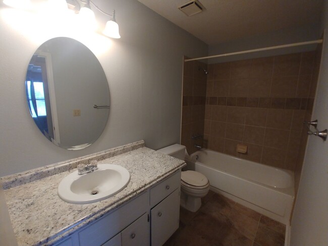 Building Photo - 6204 Forest Pines Dr