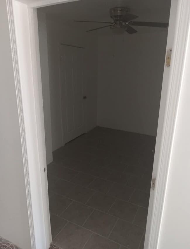 Building Photo - 624 De Vargas Dr