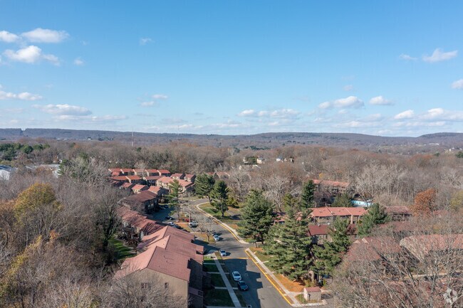 Foto aérea - Hillside Village Condominiums