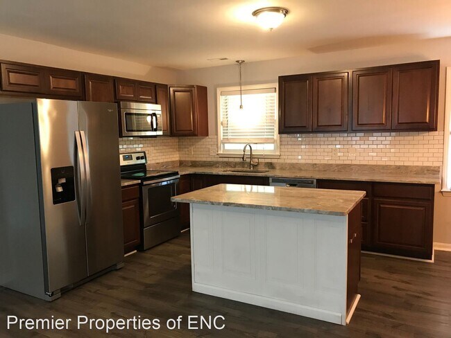 Building Photo - 4 br, 2 bath House - 639 Shadowridge Road