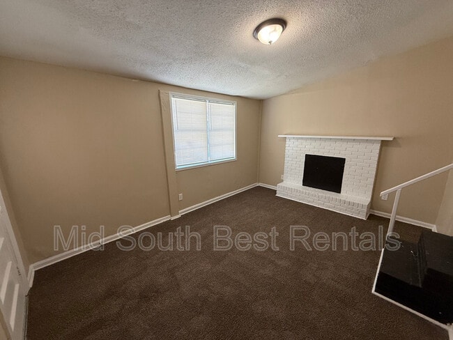 Building Photo - 3150 Ridgecrest St