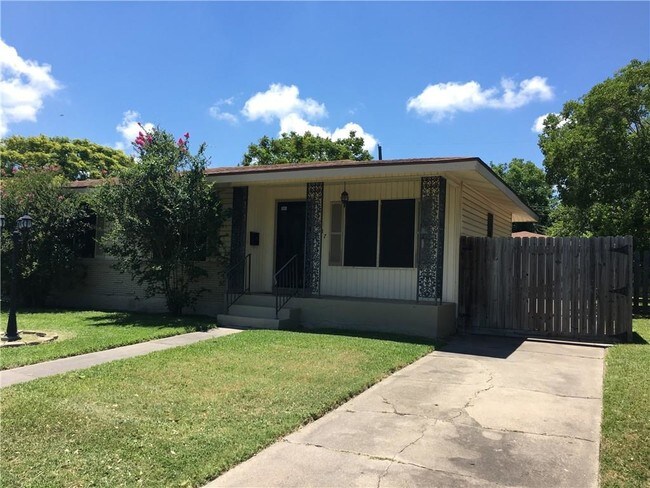 Foto del edificio - 3917 Cott St