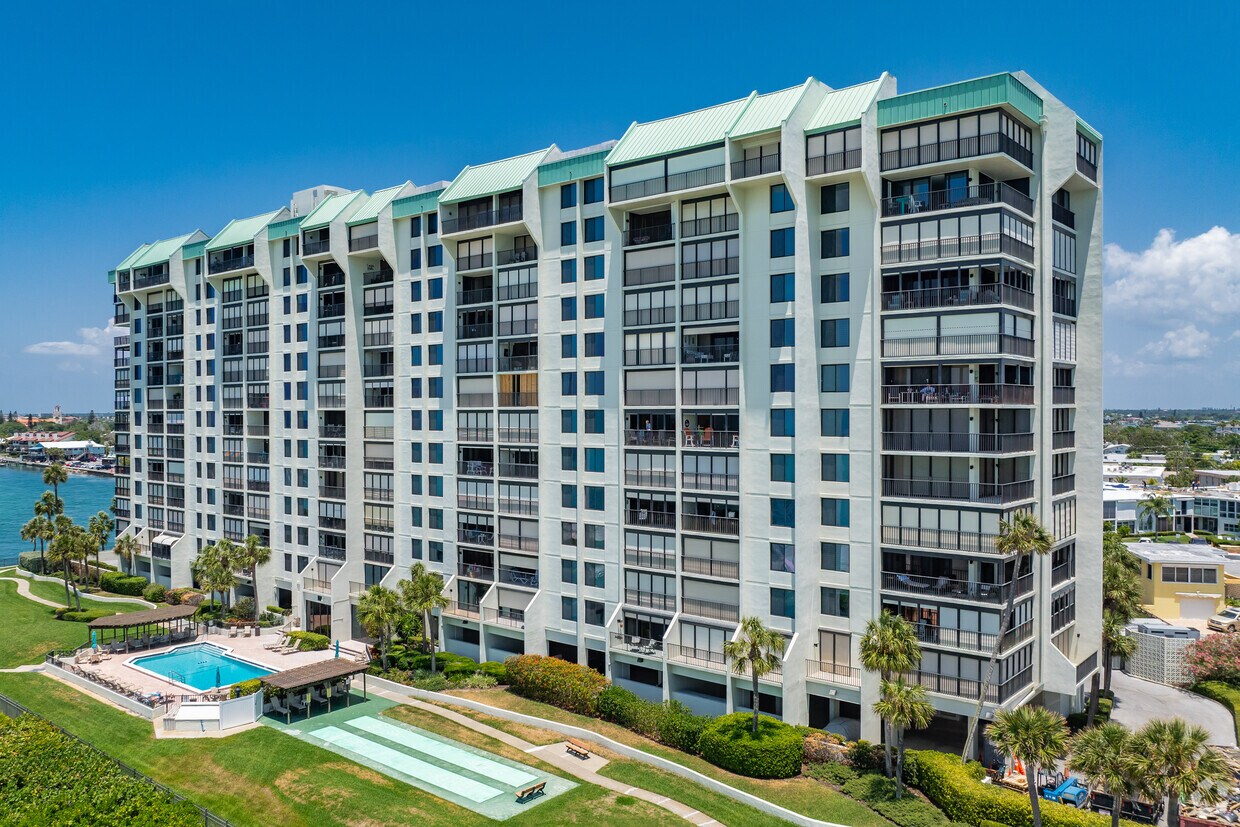7100 Sunset Way St Pete Beach, Florida - Envoy Point