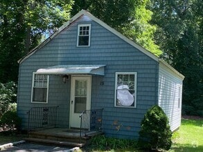 Building Photo - 15 Claremont Dr