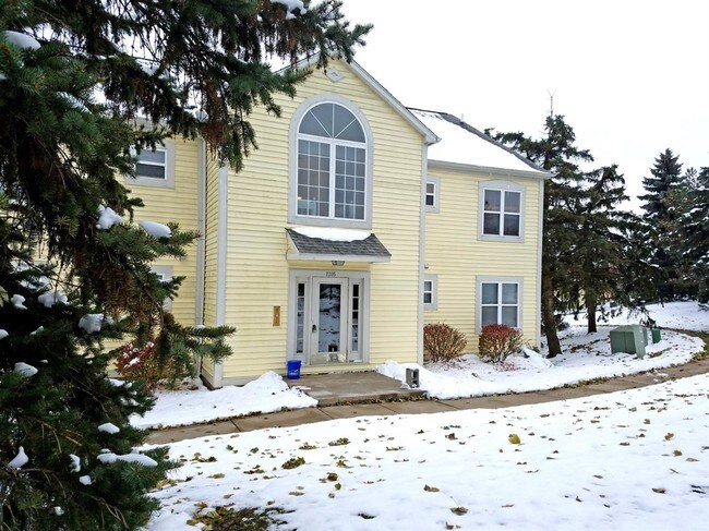 Building Photo - 2205 S Huron Pkwy