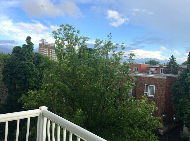 Front balcony view - 7525 Av Stuart