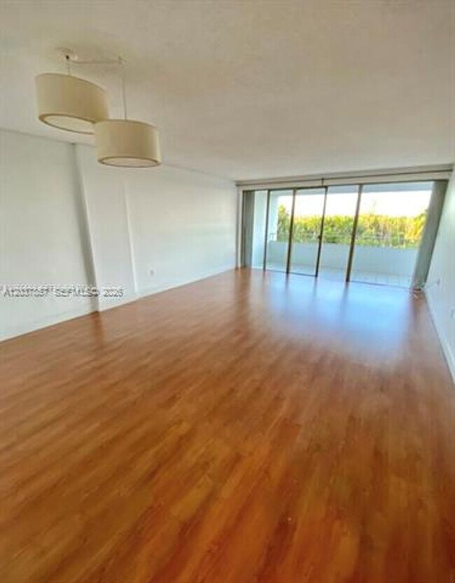 Foto del edificio - 155 Ocean Ln Dr