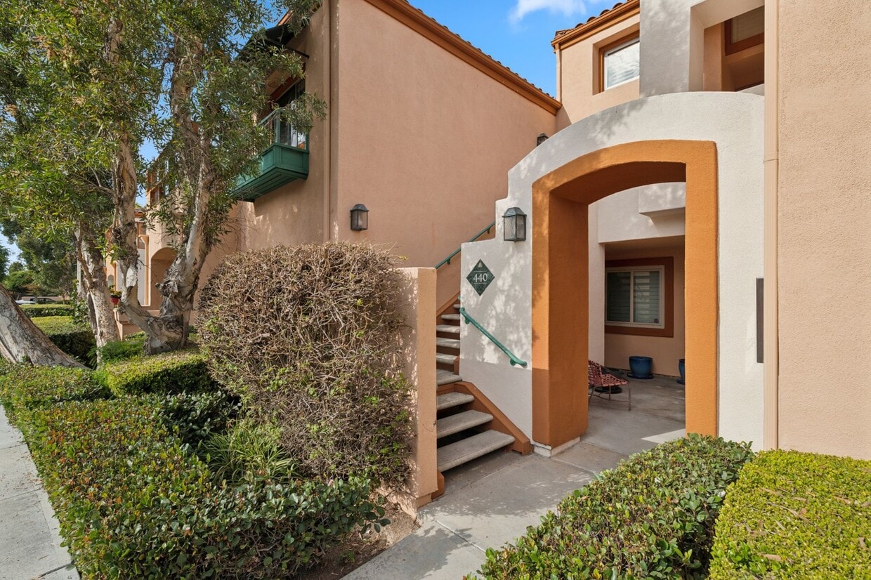 Primary Photo - Villa Point Upper Unit with Loft and Golf ...