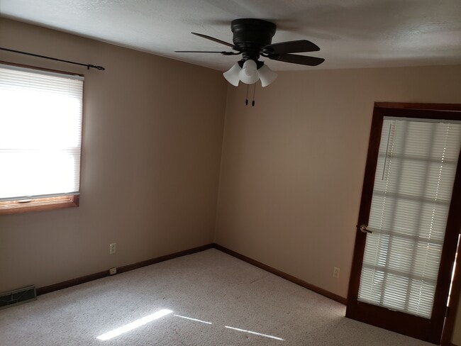 Fotografía del edificio - 911 S Mulberry St