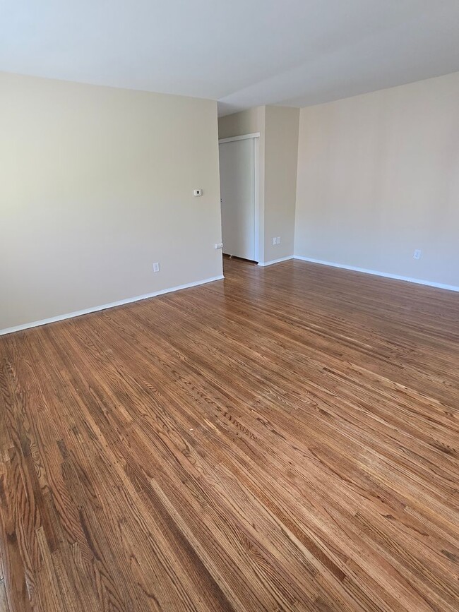 Building Photo - 154 Woodhill Dr