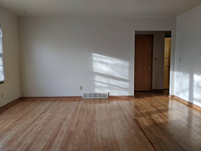 Foto del edificio - 5846 N 83rd St