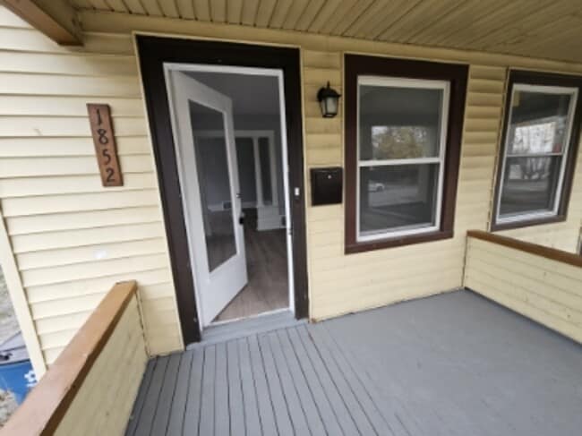 Building Photo - 1850 E 32nd St