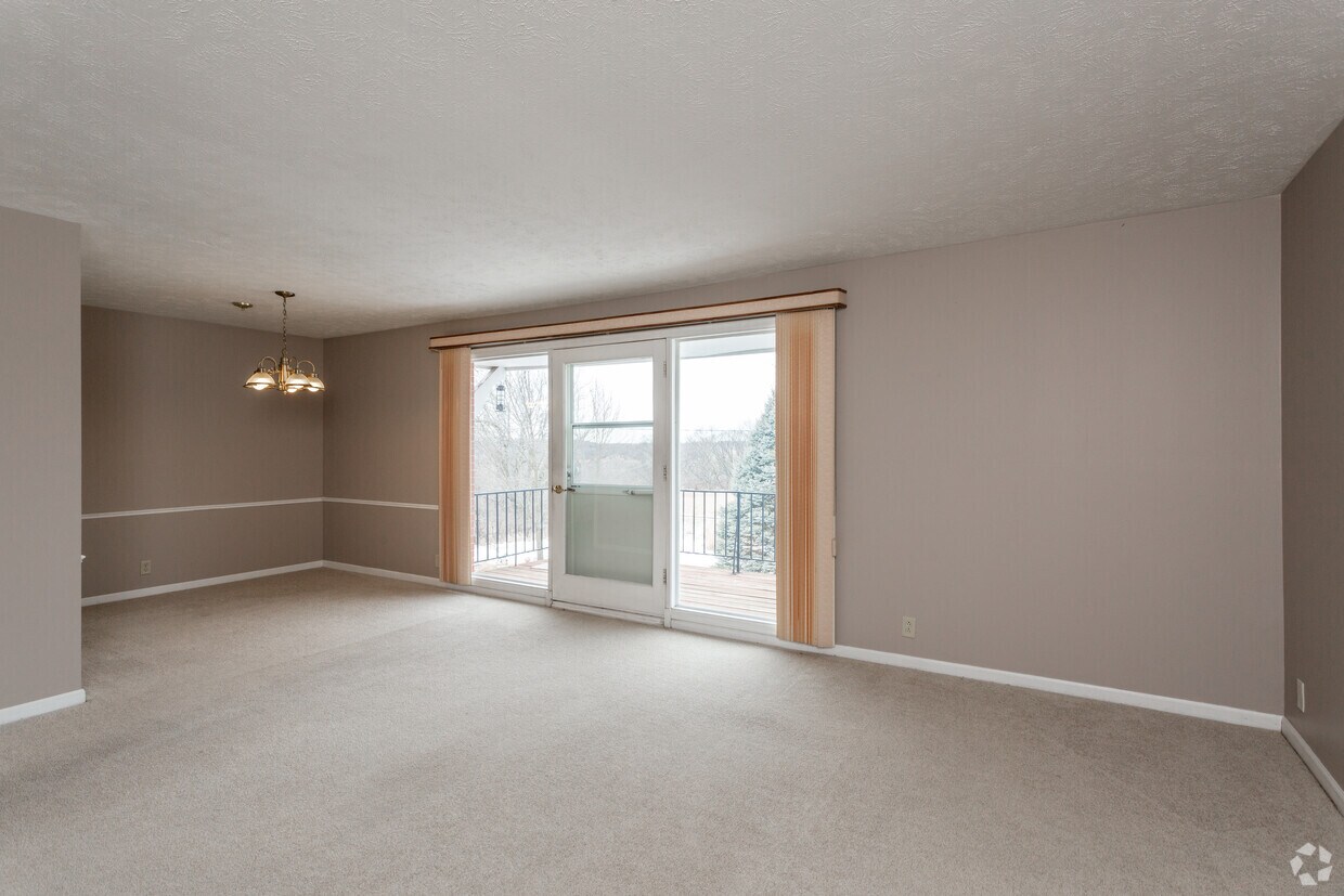 Colonial Plaza Apartments Apartments in Council Bluffs, IA