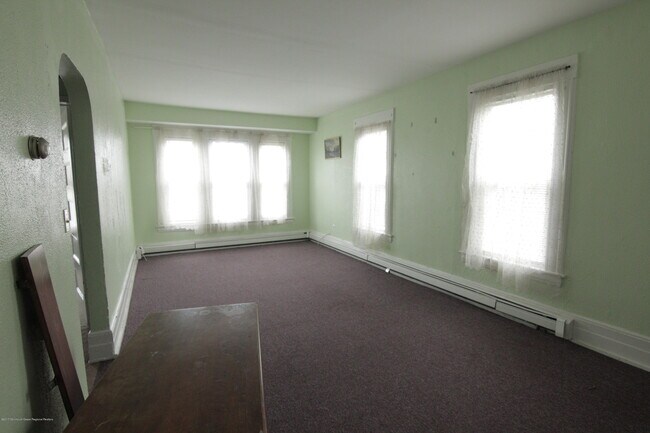 Building Photo - 115 Pavilion Ave