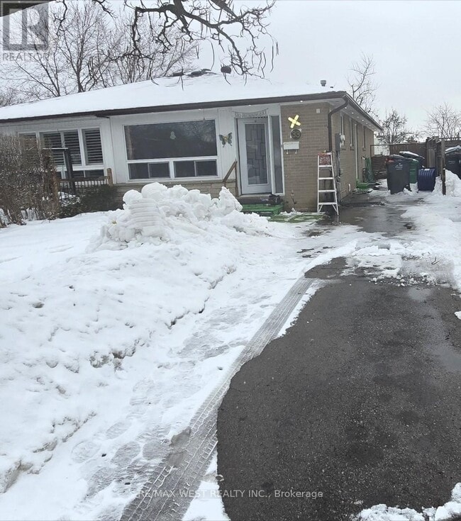 Building Photo - 33 Archdekin Dr